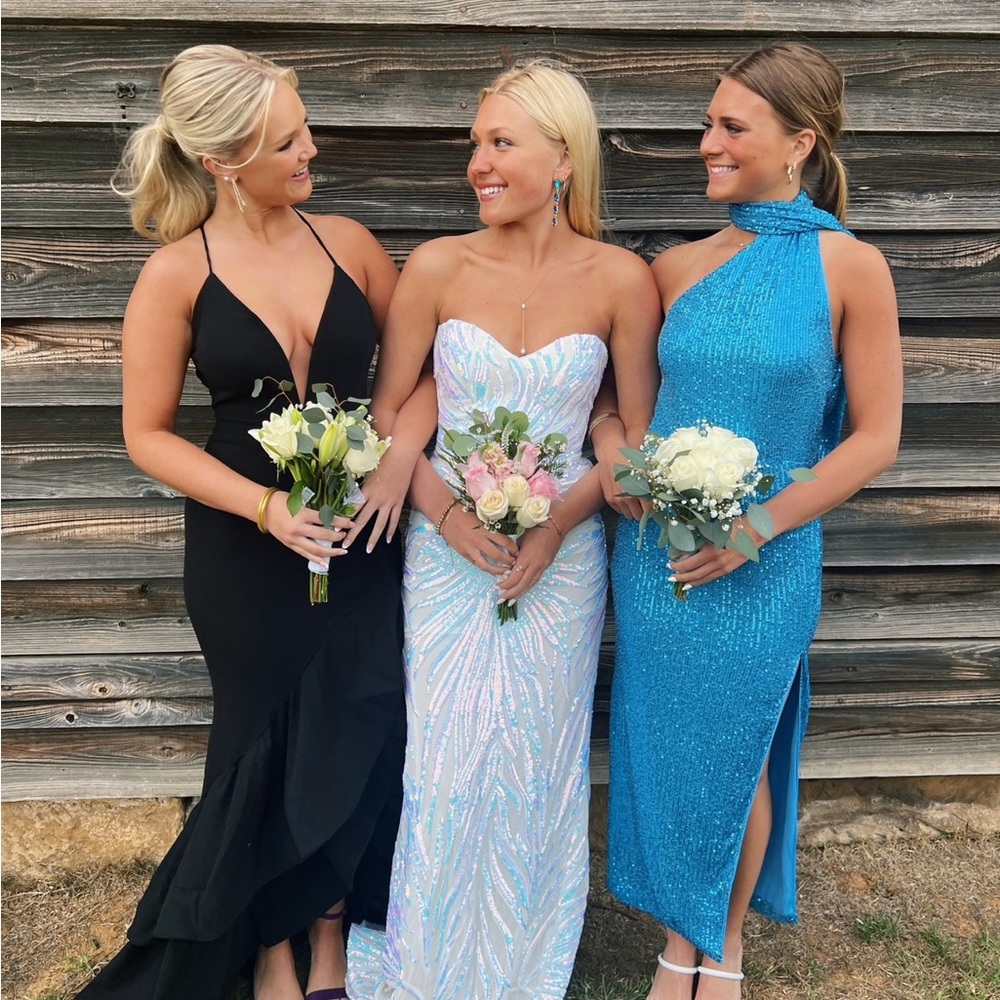 Black prom dress. Size 4